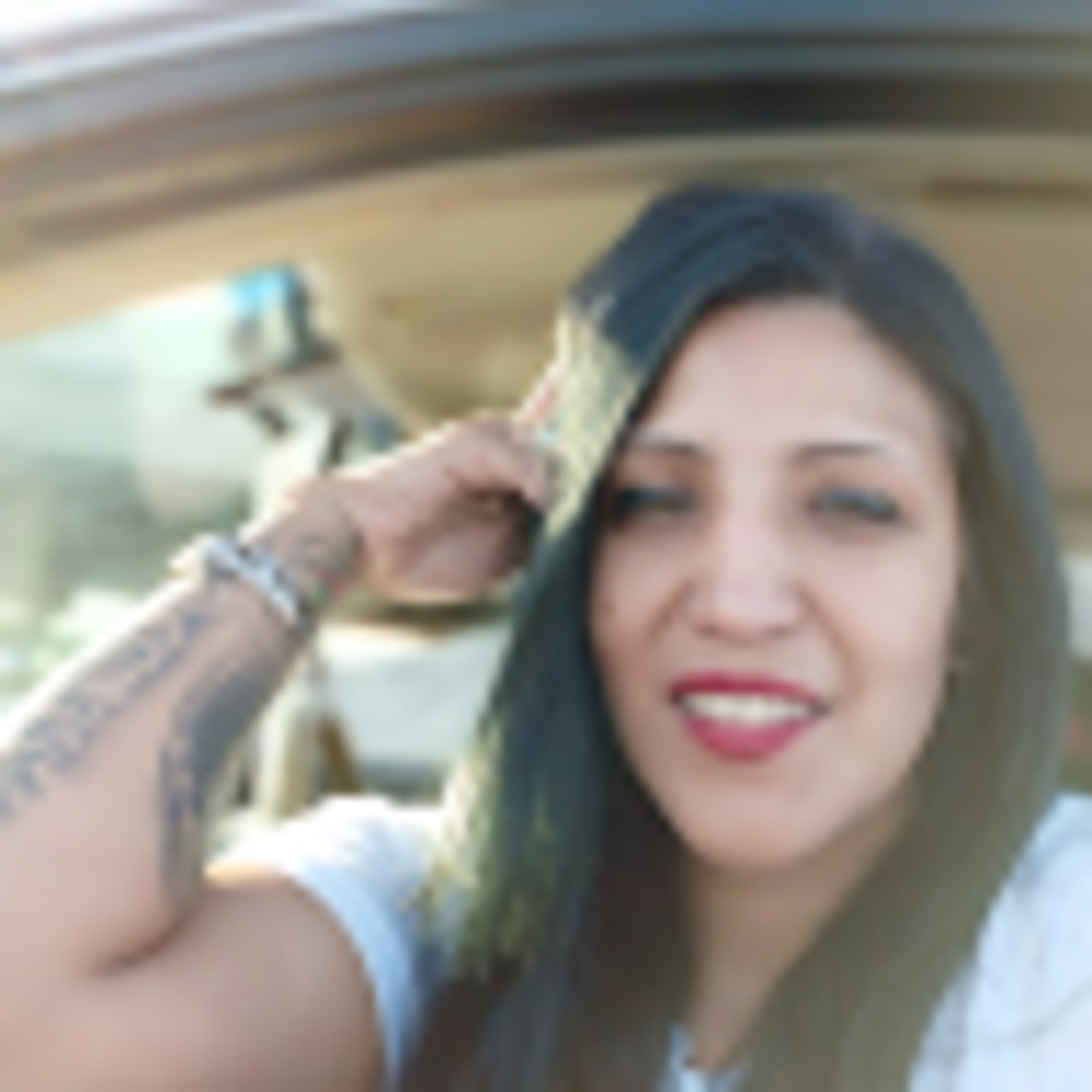 Meet your Posher, Casandra